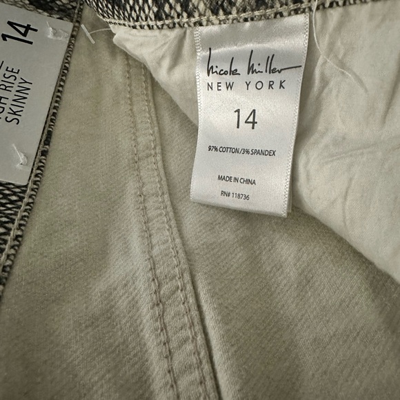 NICOLE MILLER: Soho High-Rise Skinny Jeans in Snake Print 🐍 - Picture 6 of 9